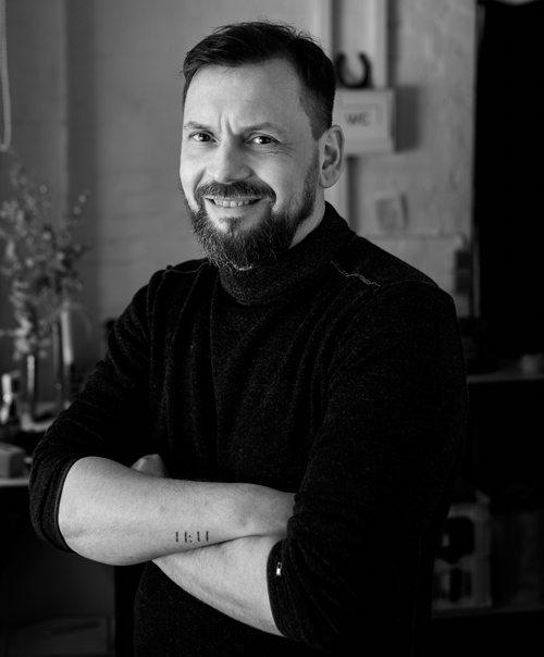 Carsten Benecke – Unternehmer und Inhaber von CampusWerk, Portrait in Schwarz-Weiß